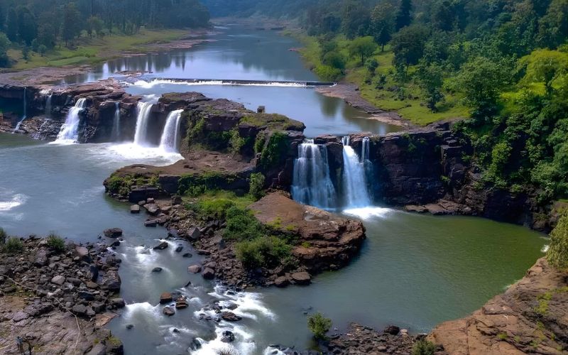 Maharashtra & Gujarat Getaway